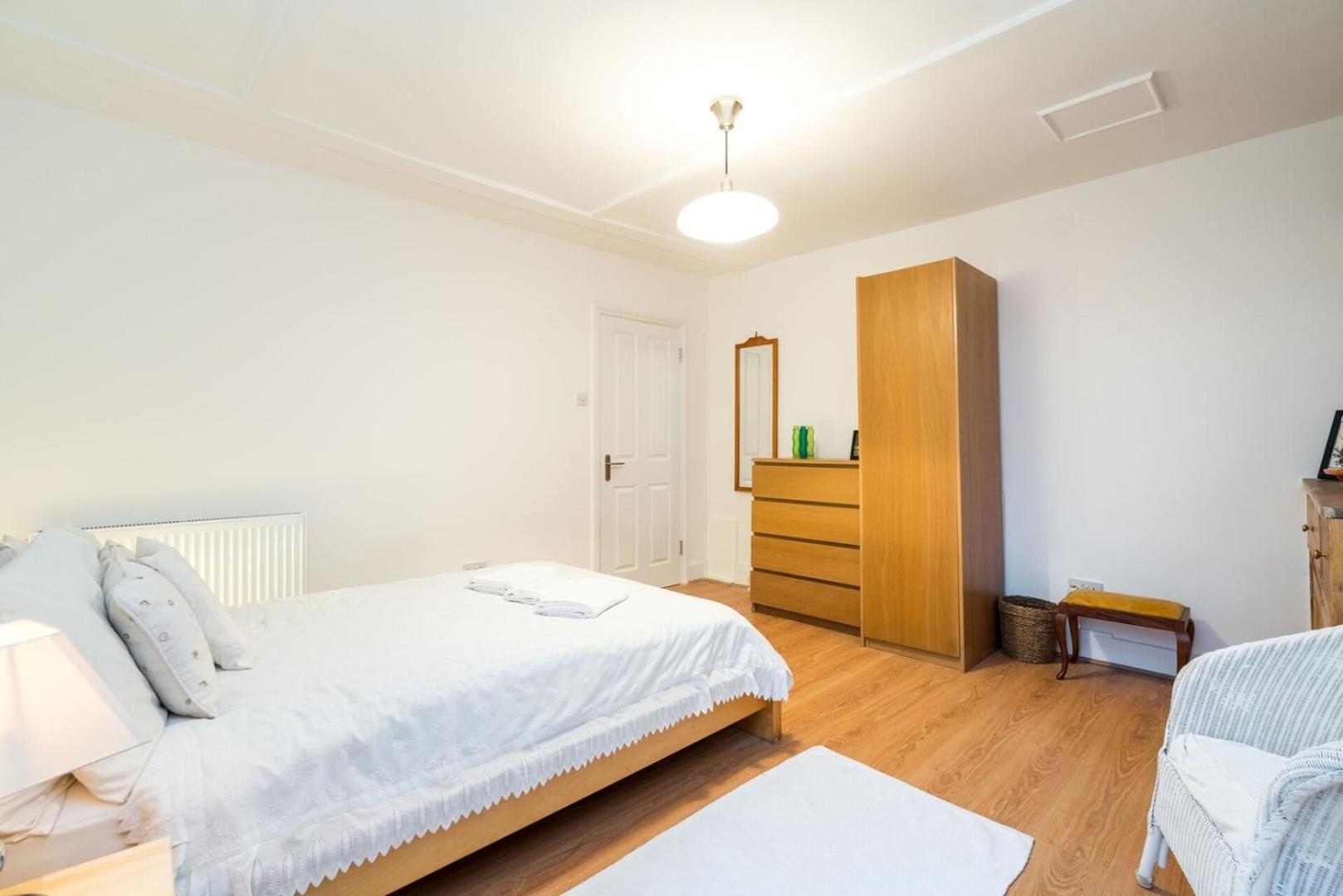 New Stylish 1 Bedroom Flat With Garden | Лондон Екстериор снимка